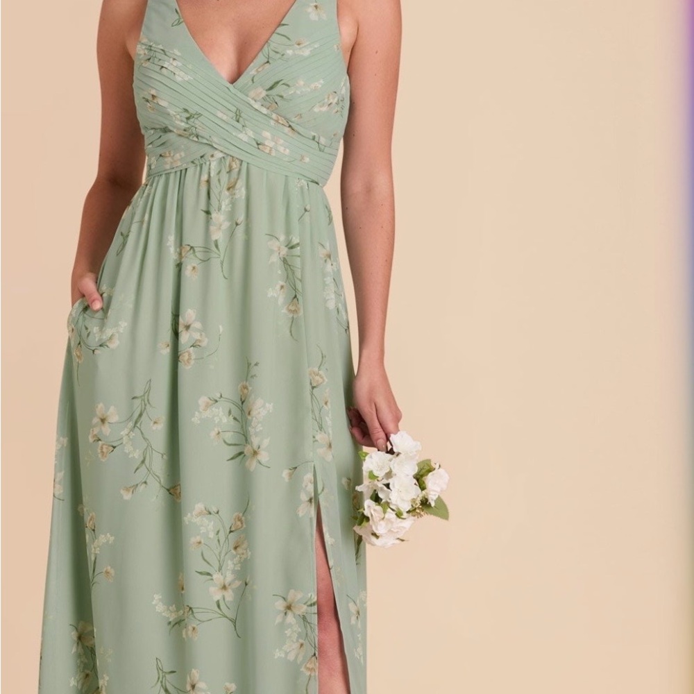 NEW In pack Birdy Grey Sage Floral Maxi Dress Laurie Dress
Chiffon Sage Le Fleur